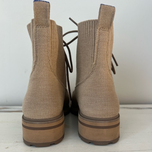 ⬇️👀 ROTHY’s The Laced Lug Boot in EXCELLENT Condition! - Picture 6 of 12